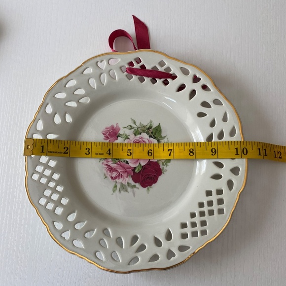 Formalities by Baum Brothers Vintage Victorian Rose Collection Set Of 3 Plates - Picture 9 of 10